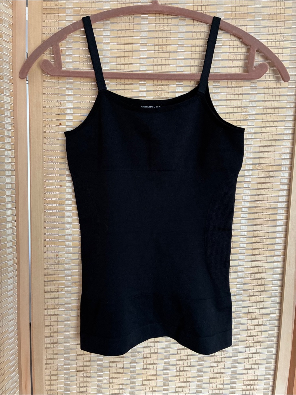 UNDEROUESTI Black Seamless Slim Cami with Adjustable Straps